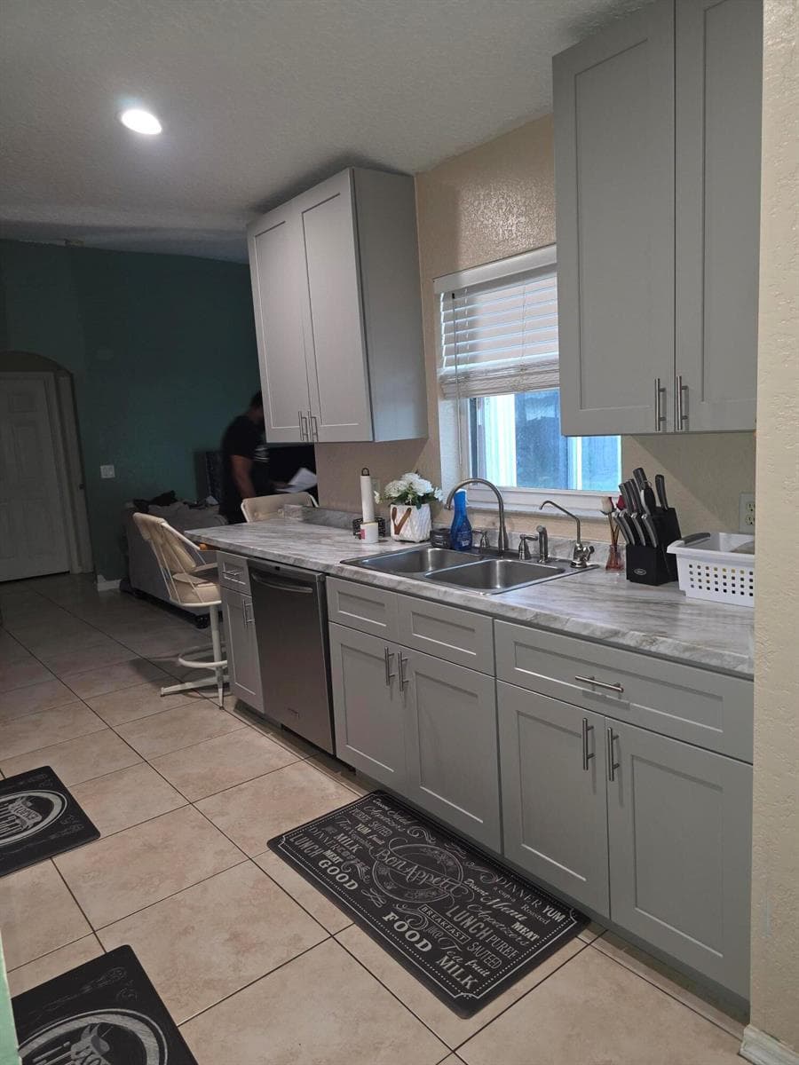 557 SW Baoy Avenue, Port St. Lucie, FL 34953 — zdjęcie 3