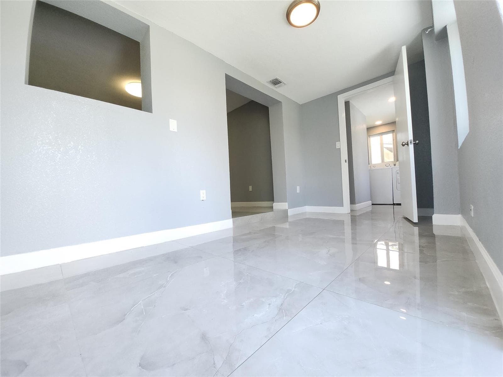 1766 NE 181st Street, North Miami Beach, FL 33162 — zdjęcie 2
