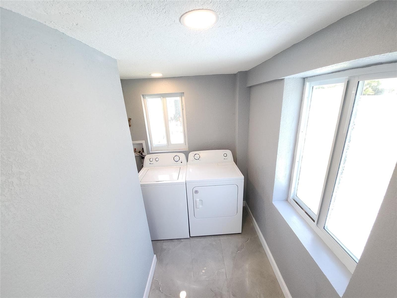 1766 NE 181st Street, North Miami Beach, FL 33162 — zdjęcie 3