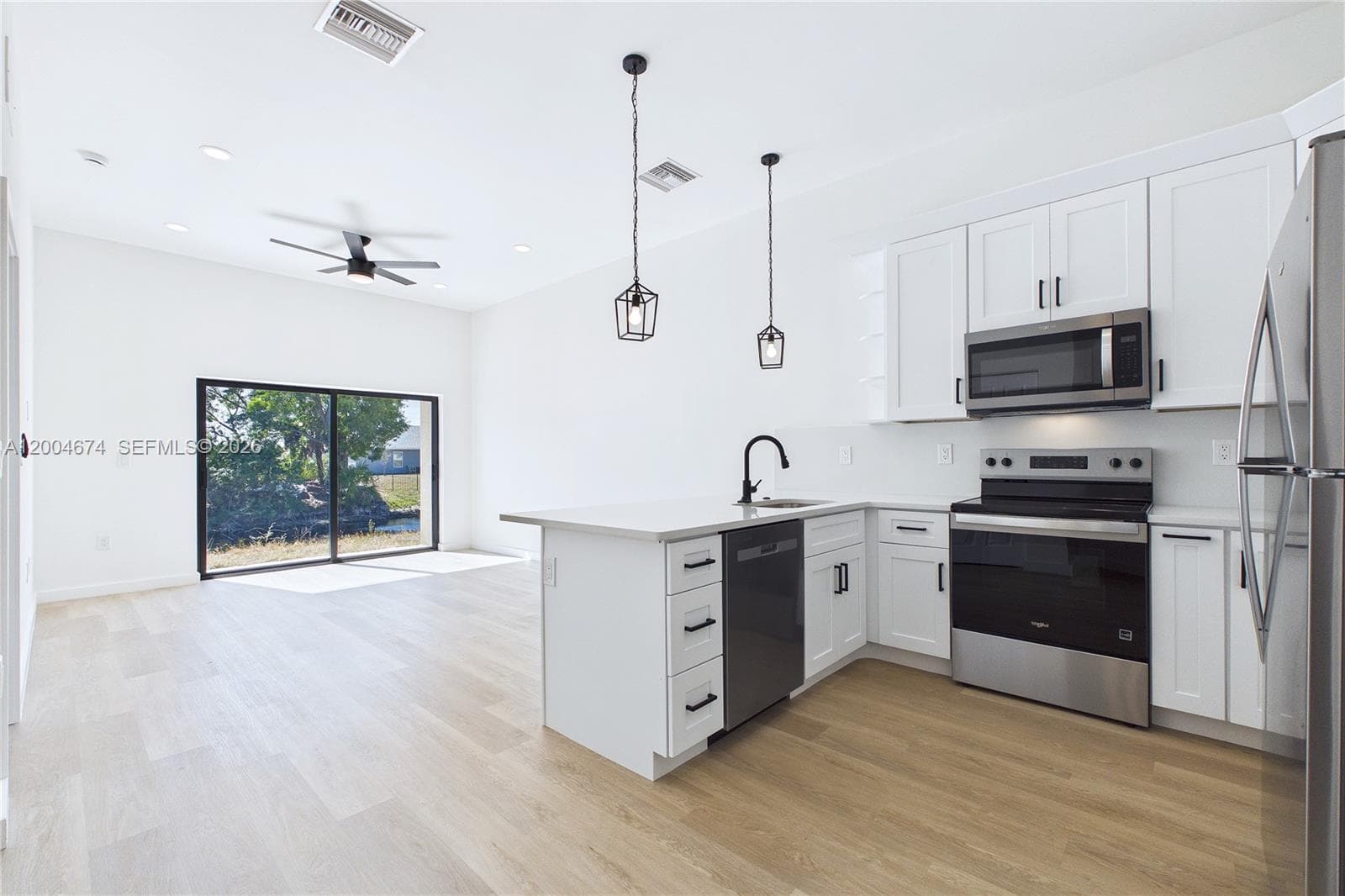 542/544 SE 6TH TER, Other City - In The State Of Florida, FL 33990 — zdjęcie 2