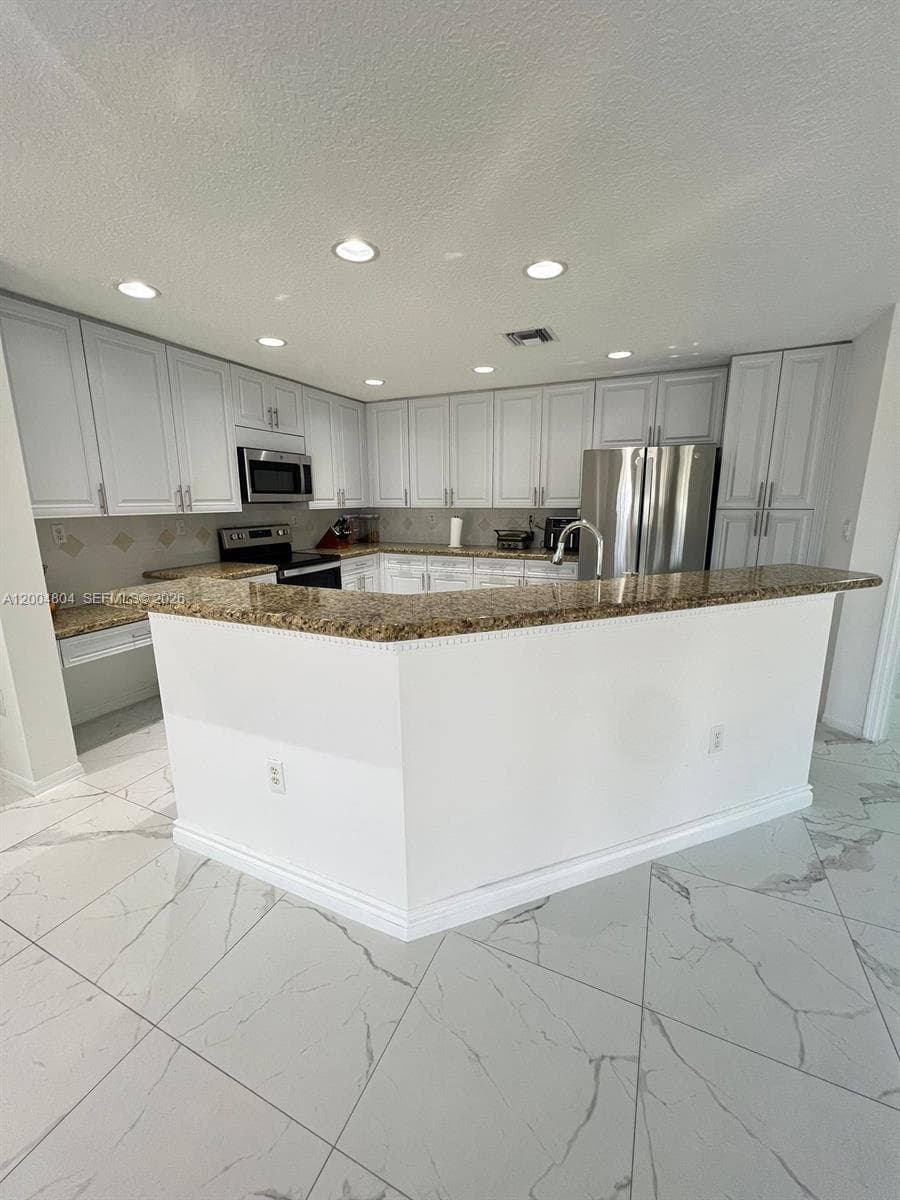 13840 NW 20th St, Pembroke Pines, FL 33028 — zdjęcie 5