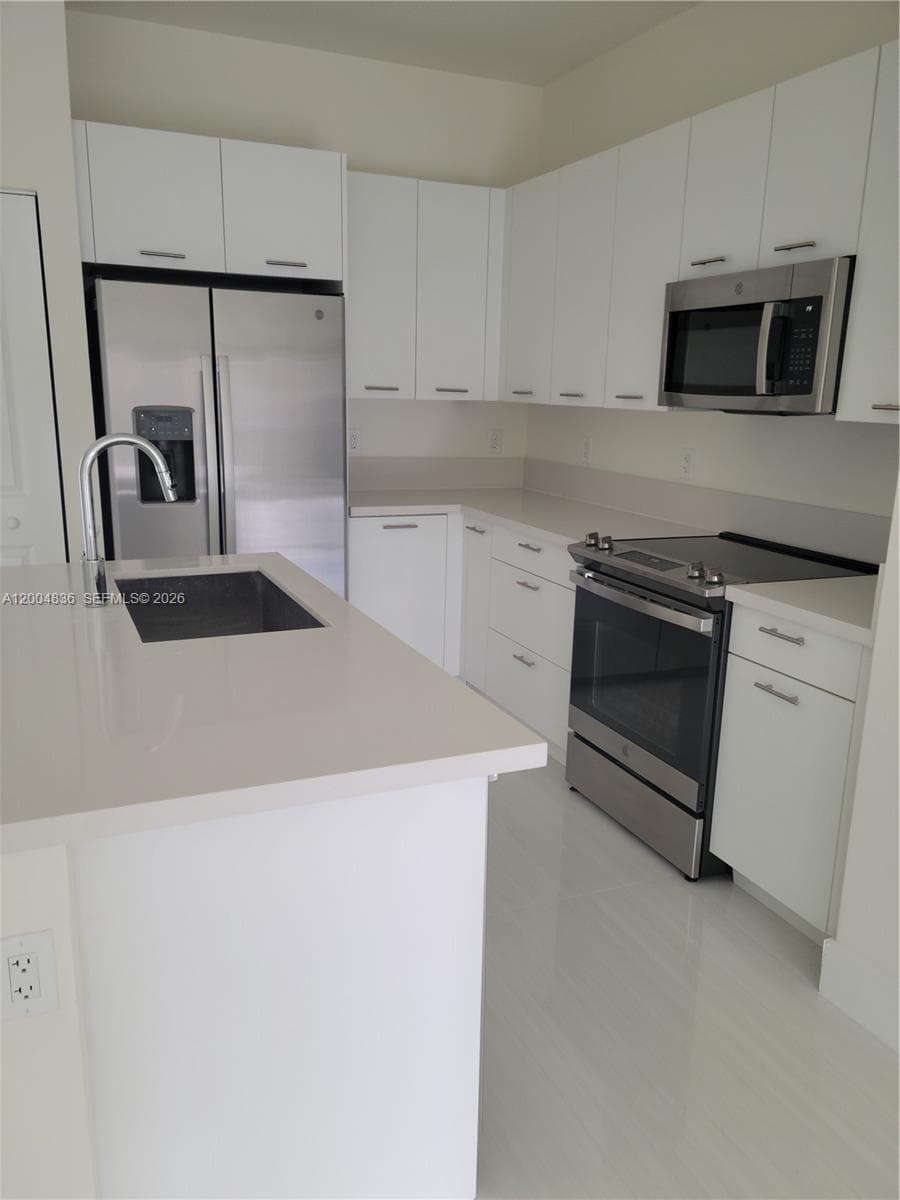 8167 NW 41st St # E-109, Doral, FL 33166