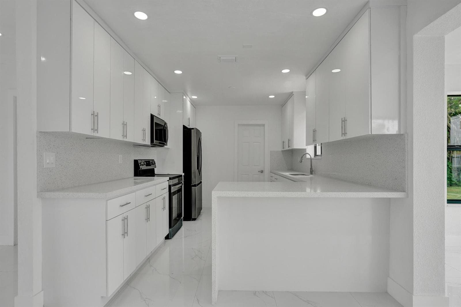 2301 Alcazar Drive, Miramar, FL 33023 — zdjęcie 4