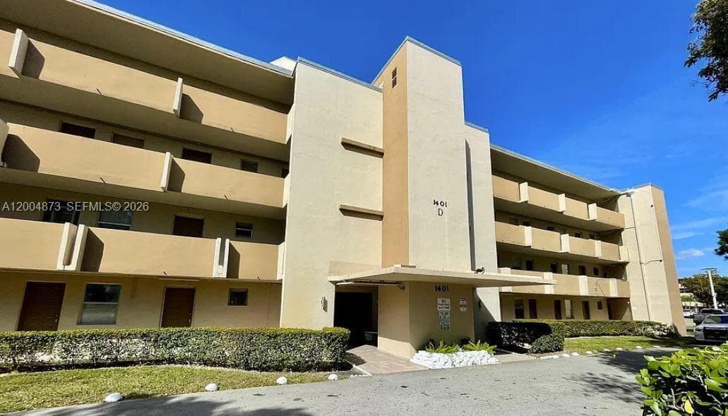 1401 NE 191st St # D201, Miami, FL 33179