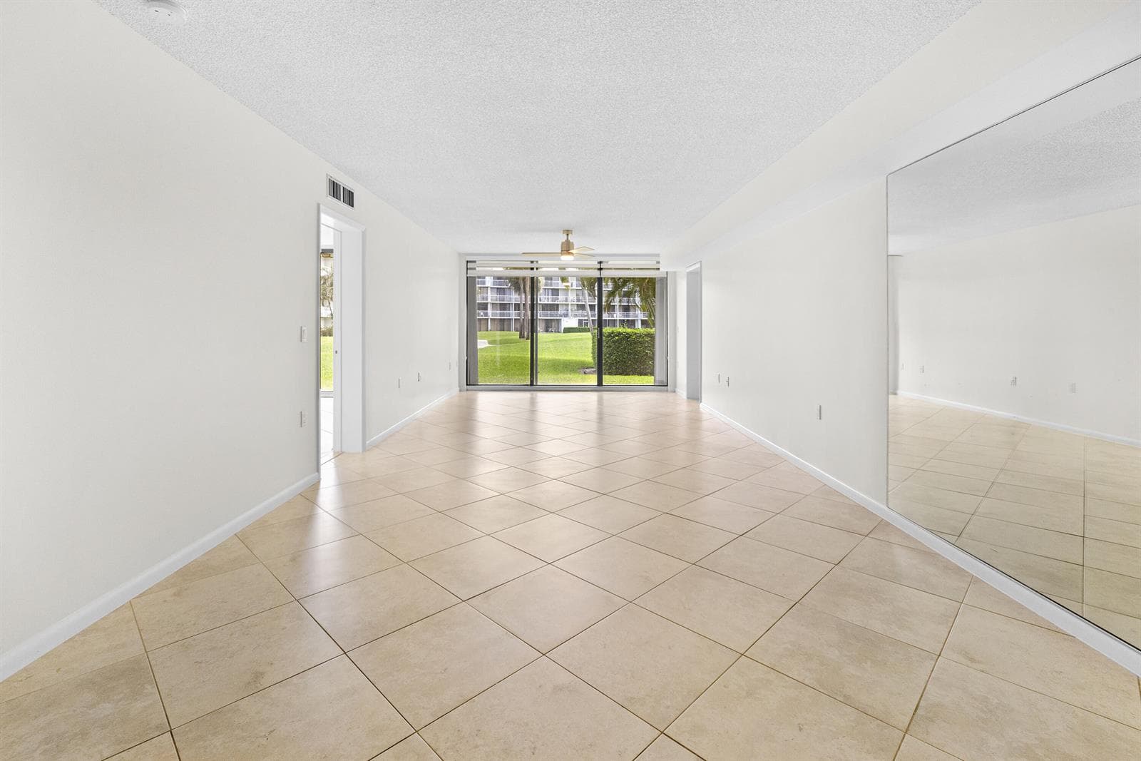 2561 Village Boulevard # 103, West Palm Beach, FL 33409 — zdjęcie 3