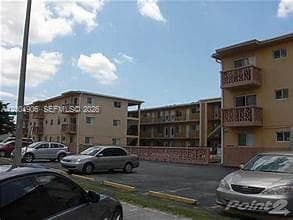 2330 NW 11th St # 24, Miami, FL 33125 — zdjęcie 2