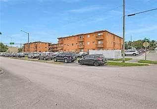 2330 NW 11th St # 24, Miami, FL 33125 — zdjęcie 4