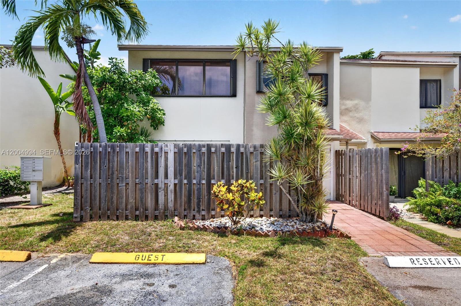 341 City View Dr, Fort Lauderdale, FL 33311 — zdjęcie 2
