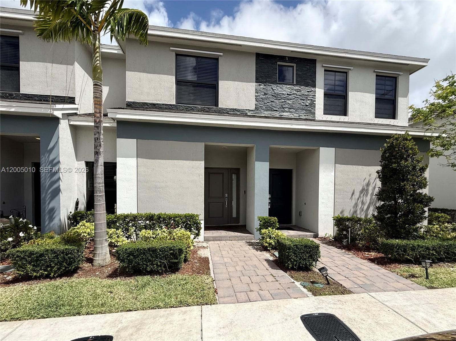529 NE 1st Dr, Florida City, FL 33034 — zdjęcie 2