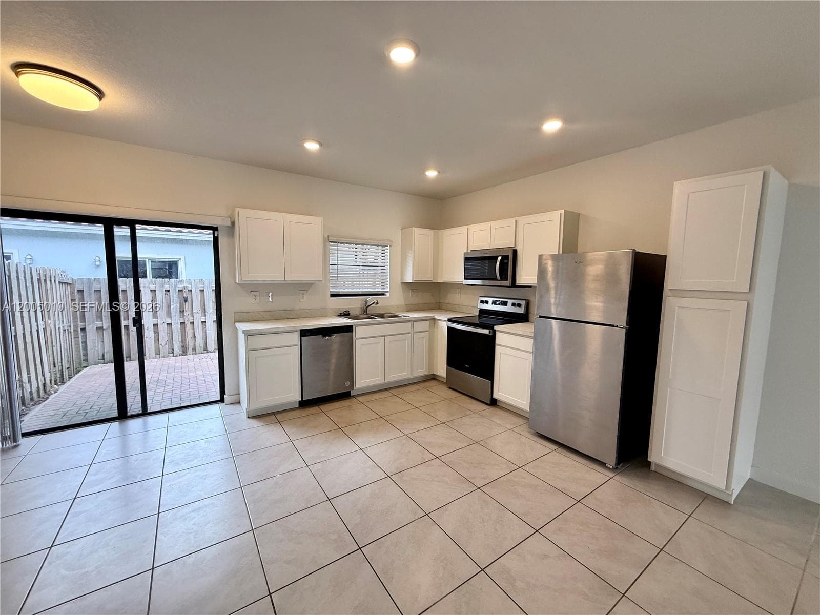 529 NE 1st Dr, Florida City, FL 33034 — zdjęcie 4
