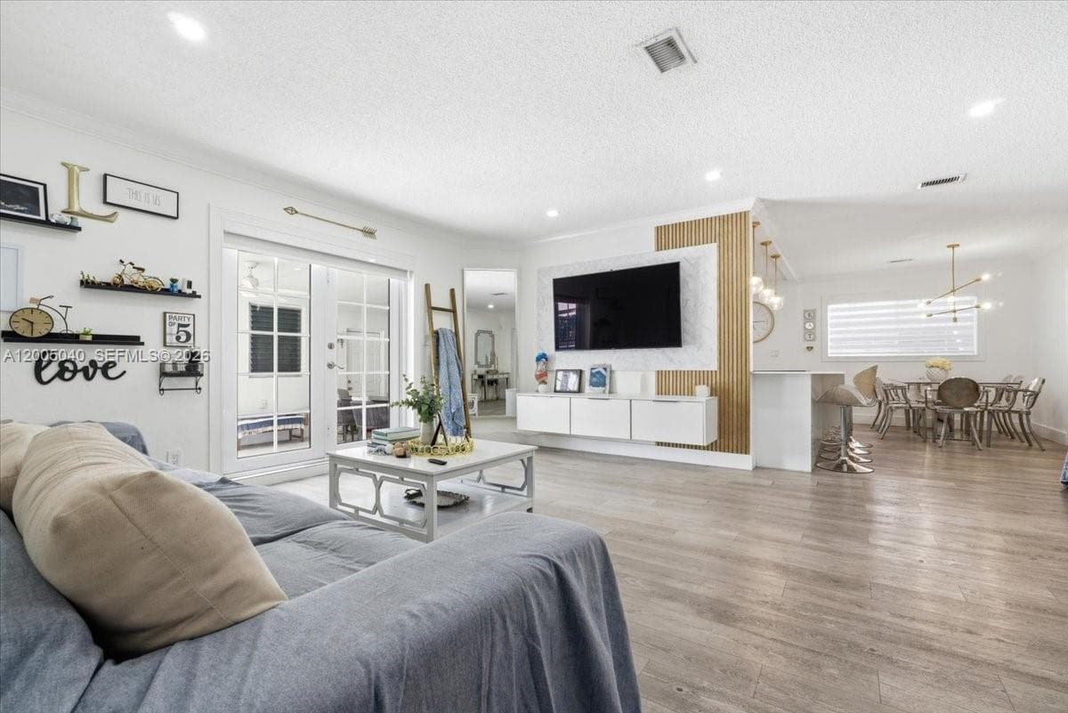 740 SW 7th Ave, Hallandale Beach, FL 33009 — zdjęcie 4