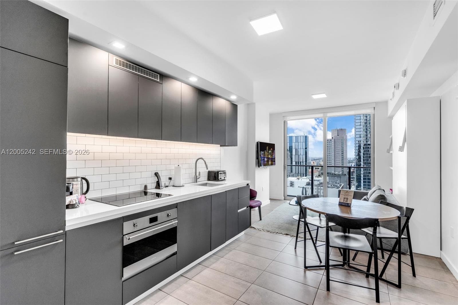 227 NE 2nd St # 2503, Miami, FL 33132