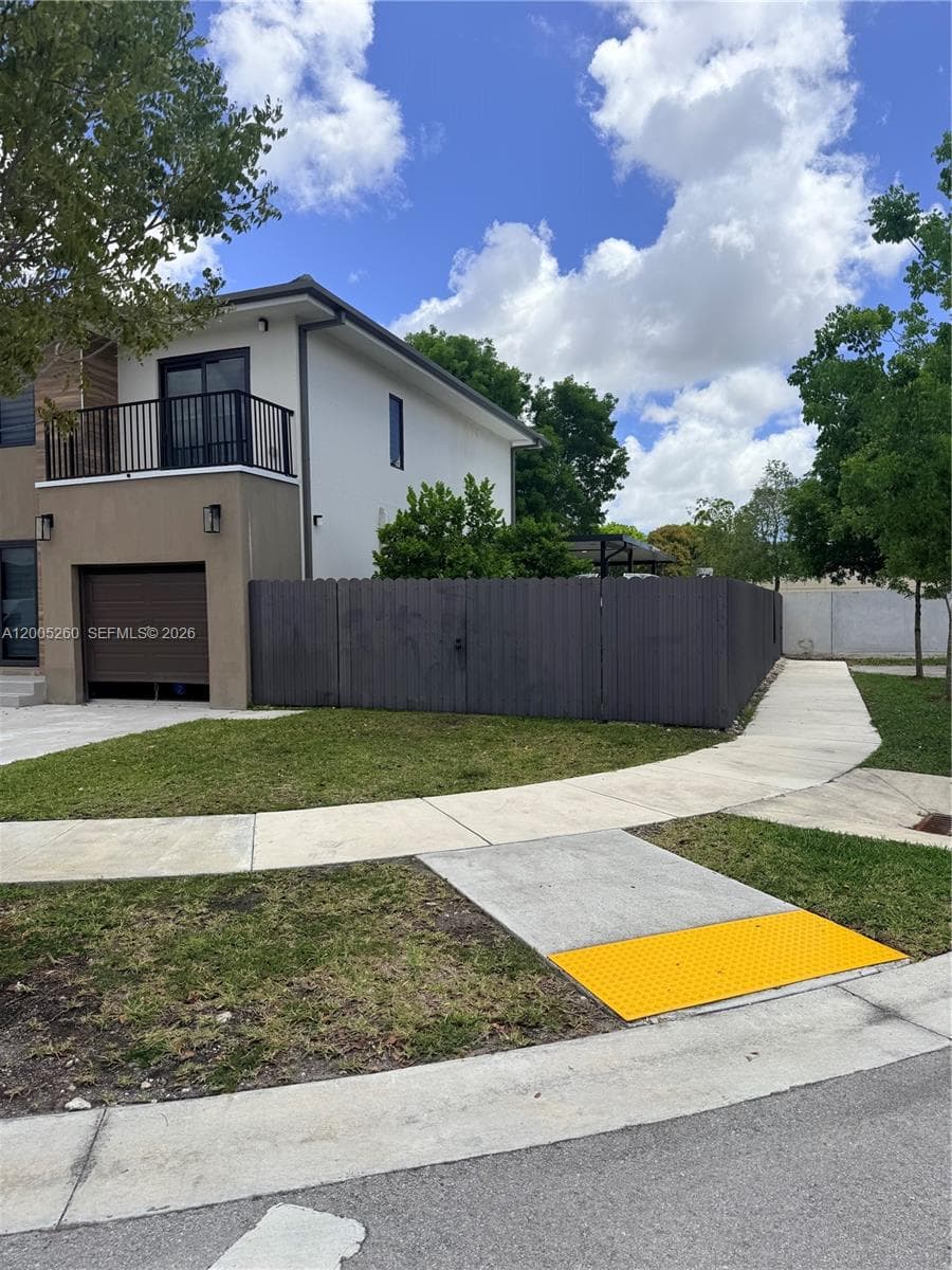 102 NW 10th Pl, Florida City, FL 33034 — zdjęcie 3
