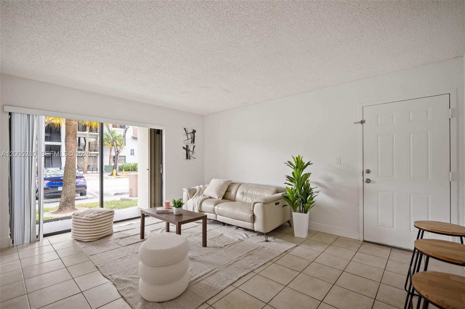 7195 NW 179th St # 106, Hialeah, FL 33015 — zdjęcie 2
