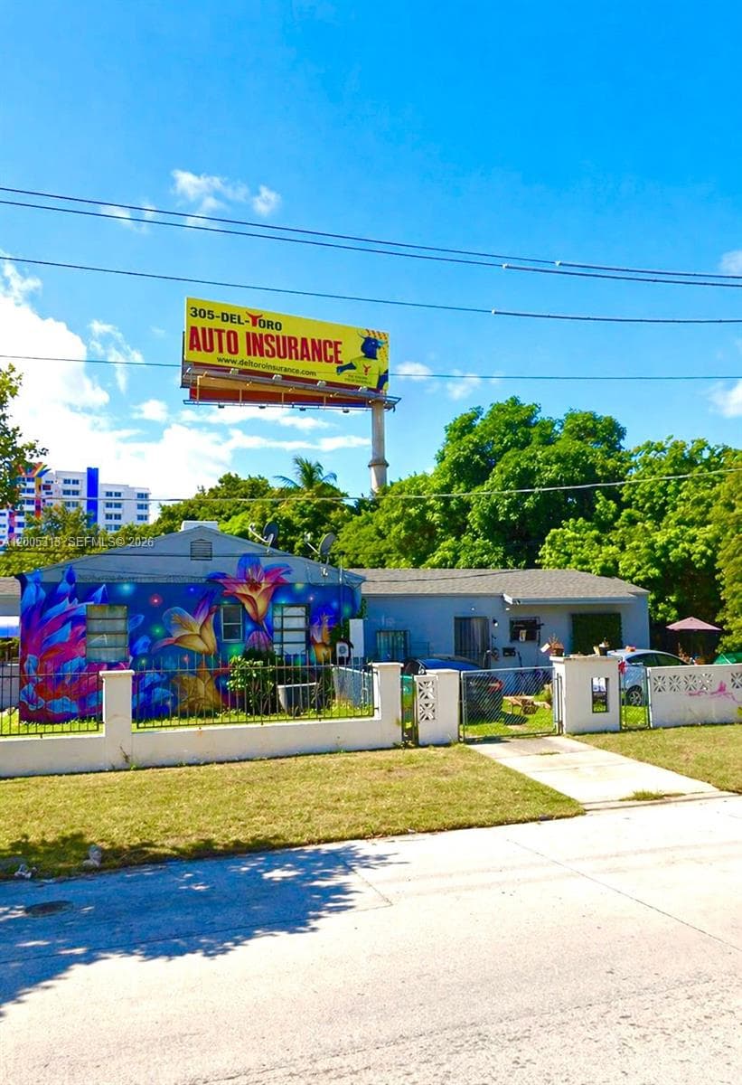 301 NW 37th St # CU2, Miami, FL 33127