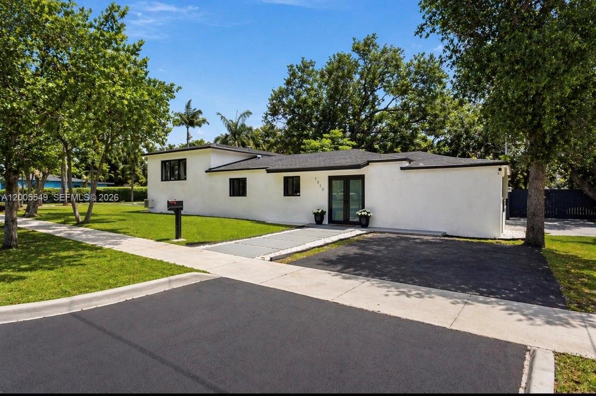 1810 NE 161st St, North Miami Beach, FL 33162 — zdjęcie 2