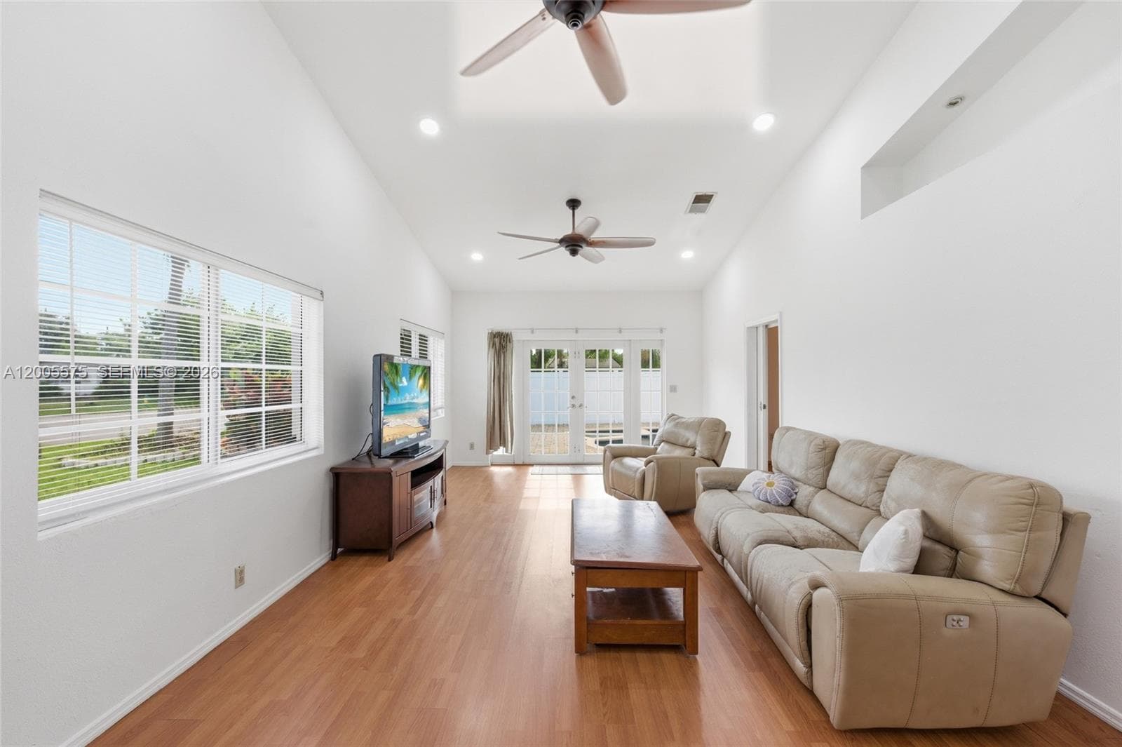 4361 NE 13th Ter, Oakland Park, FL 33334 — zdjęcie 5