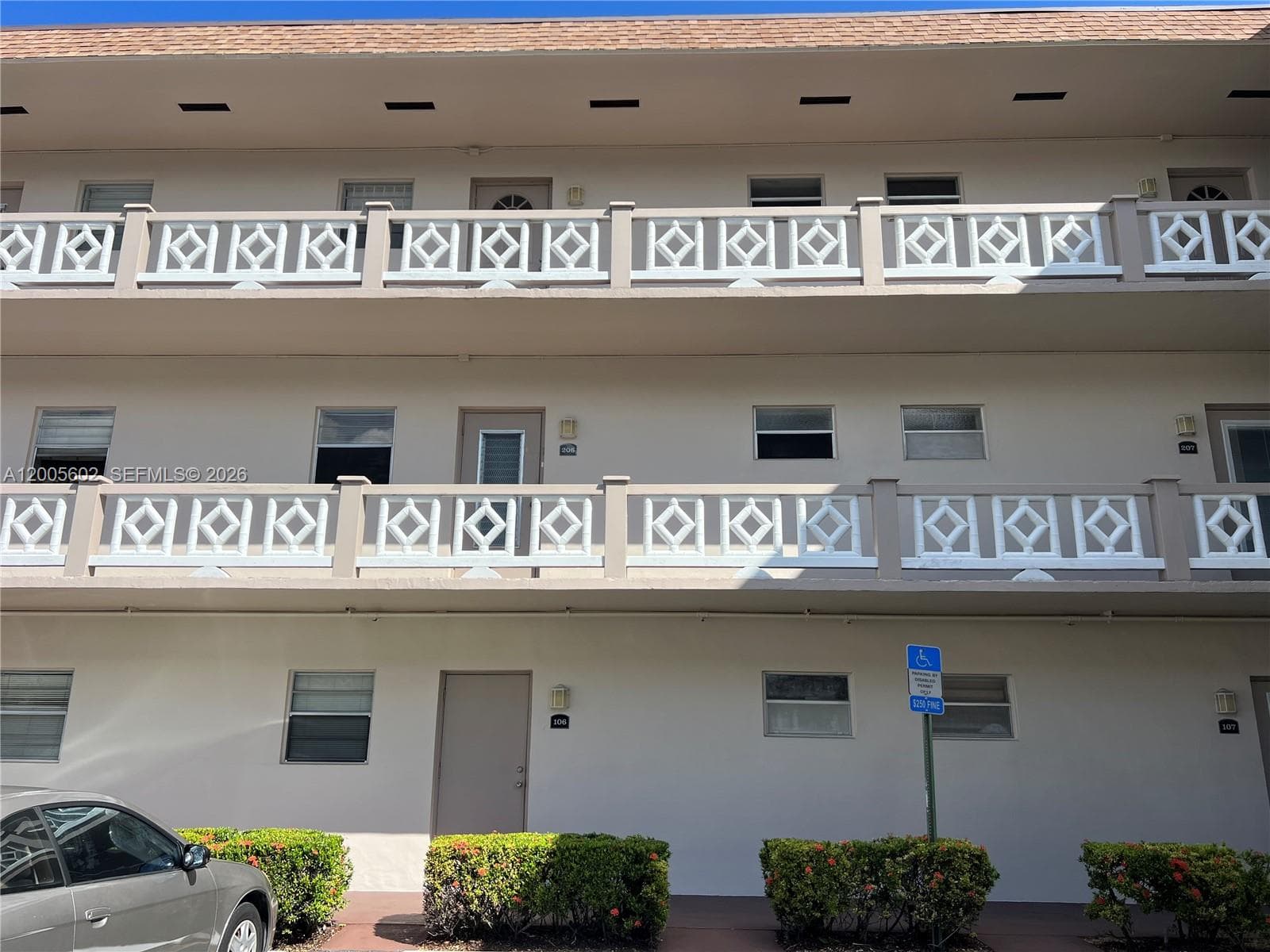 5181 W Oakland Park Blvd # 206, Lauderdale Lakes, FL 33313 — zdjęcie 4