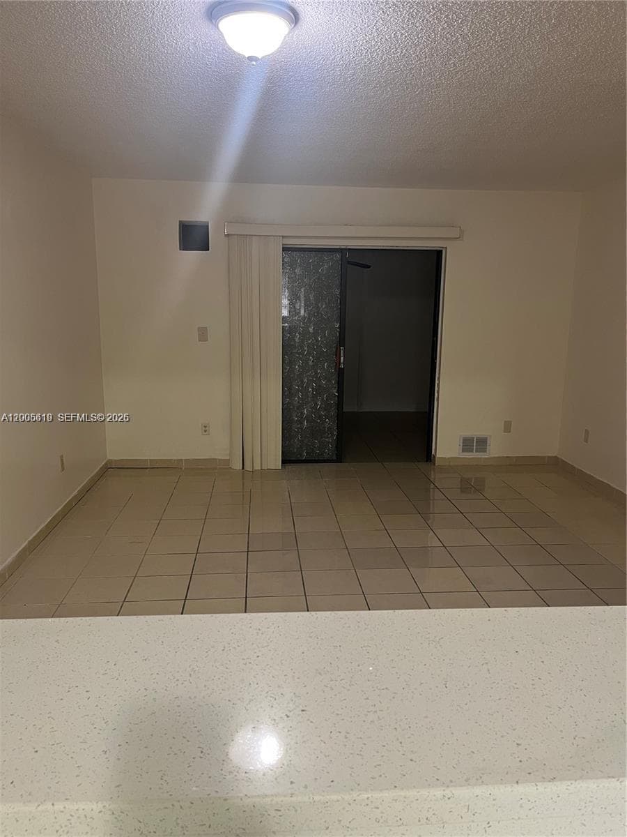 2255 W 55th St # 2, Hialeah, FL 33016 — zdjęcie 3