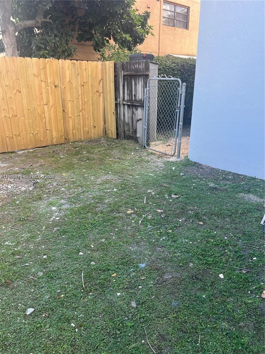 2255 W 55th St # 2, Hialeah, FL 33016 — zdjęcie 5