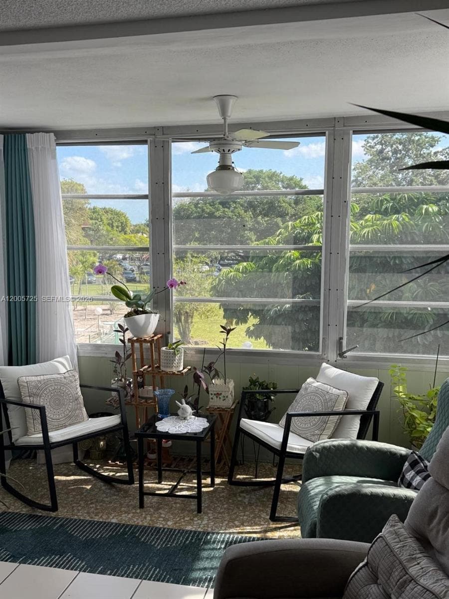 447 NE 195th St # 310, Miami, FL 33179 — zdjęcie 2