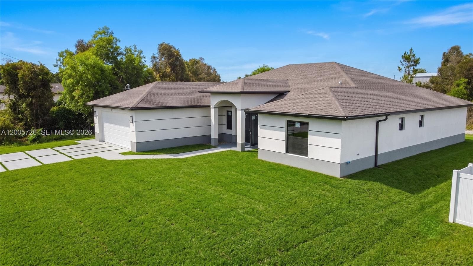 813 Bell Blvd S, Lehigh Acres, FL 33974 — zdjęcie 2