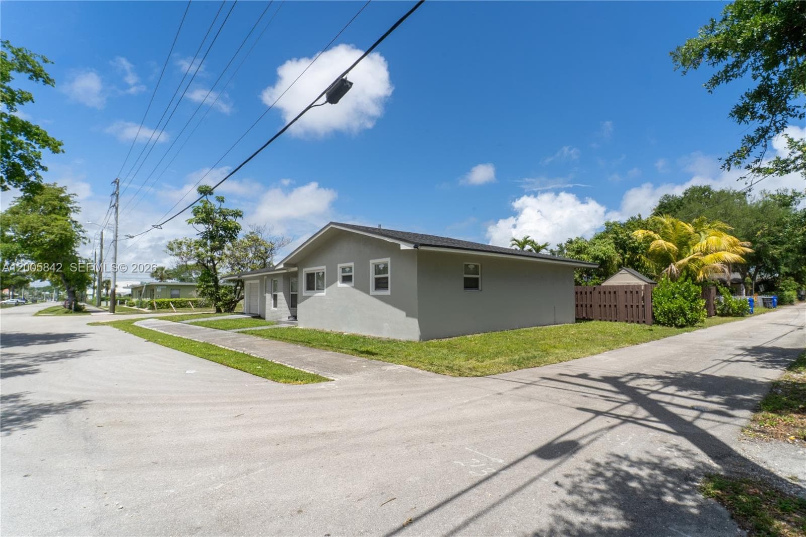 2260 Charleston St, Hollywood, FL 33020 — zdjęcie 2