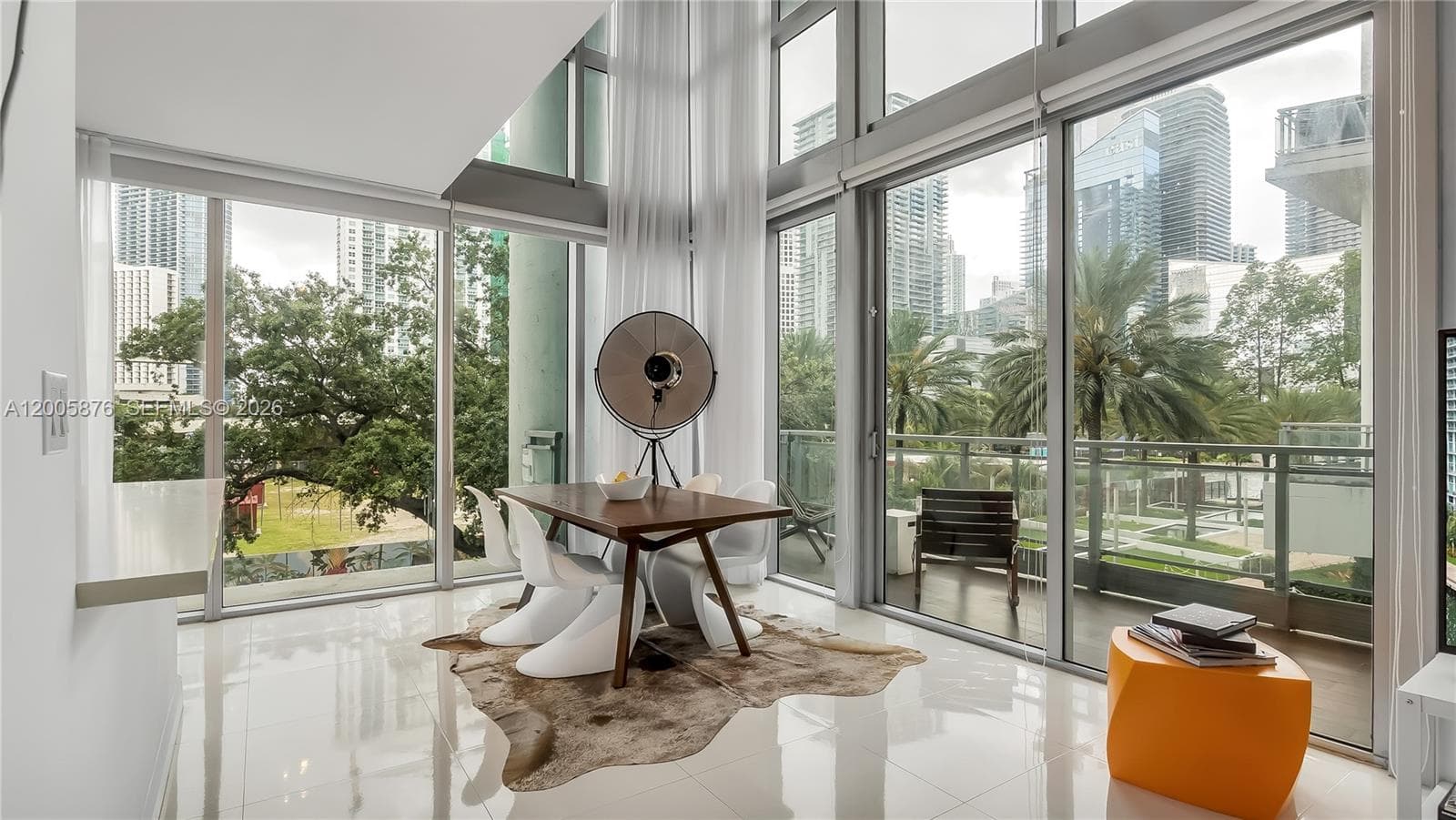 90 SW 3rd St # TH 308, Miami, FL 33130