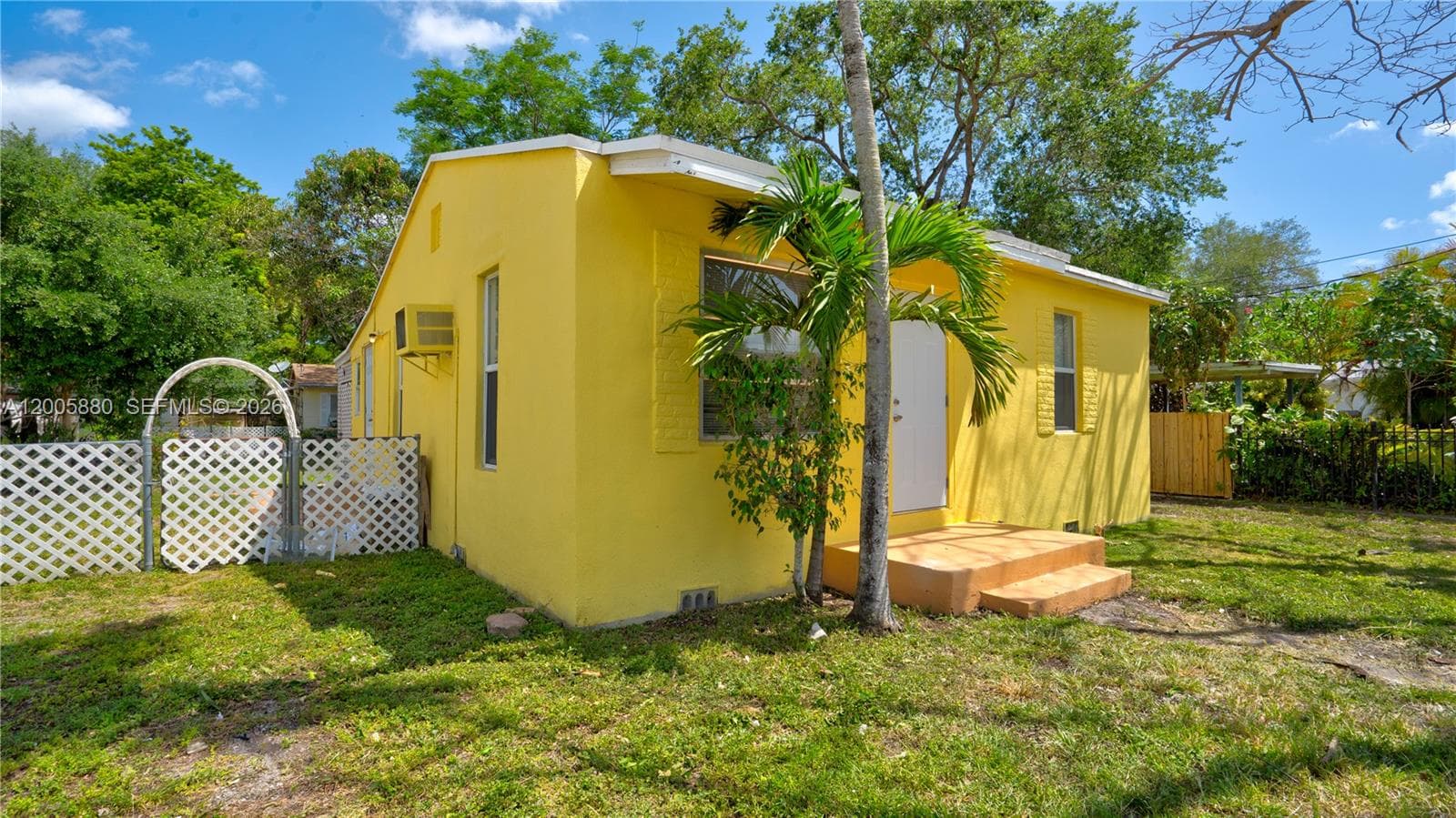 1085 NE 128th St # FRONT, North Miami, FL 33161 — zdjęcie 3