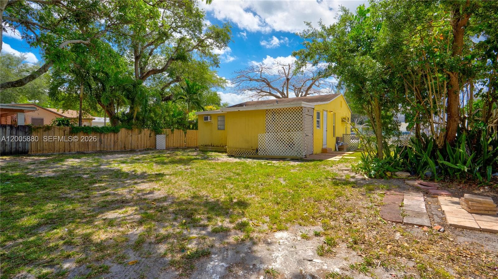 1085 NE 128th St # FRONT, North Miami, FL 33161 — zdjęcie 5