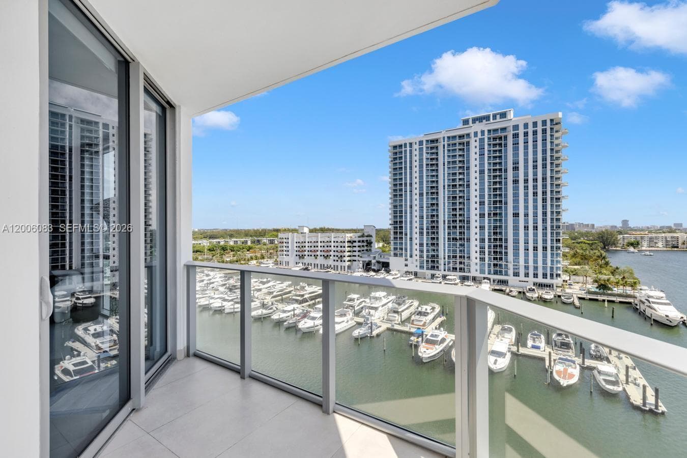 Marina Palms Yacht Club & Residences — zdjęcie 3