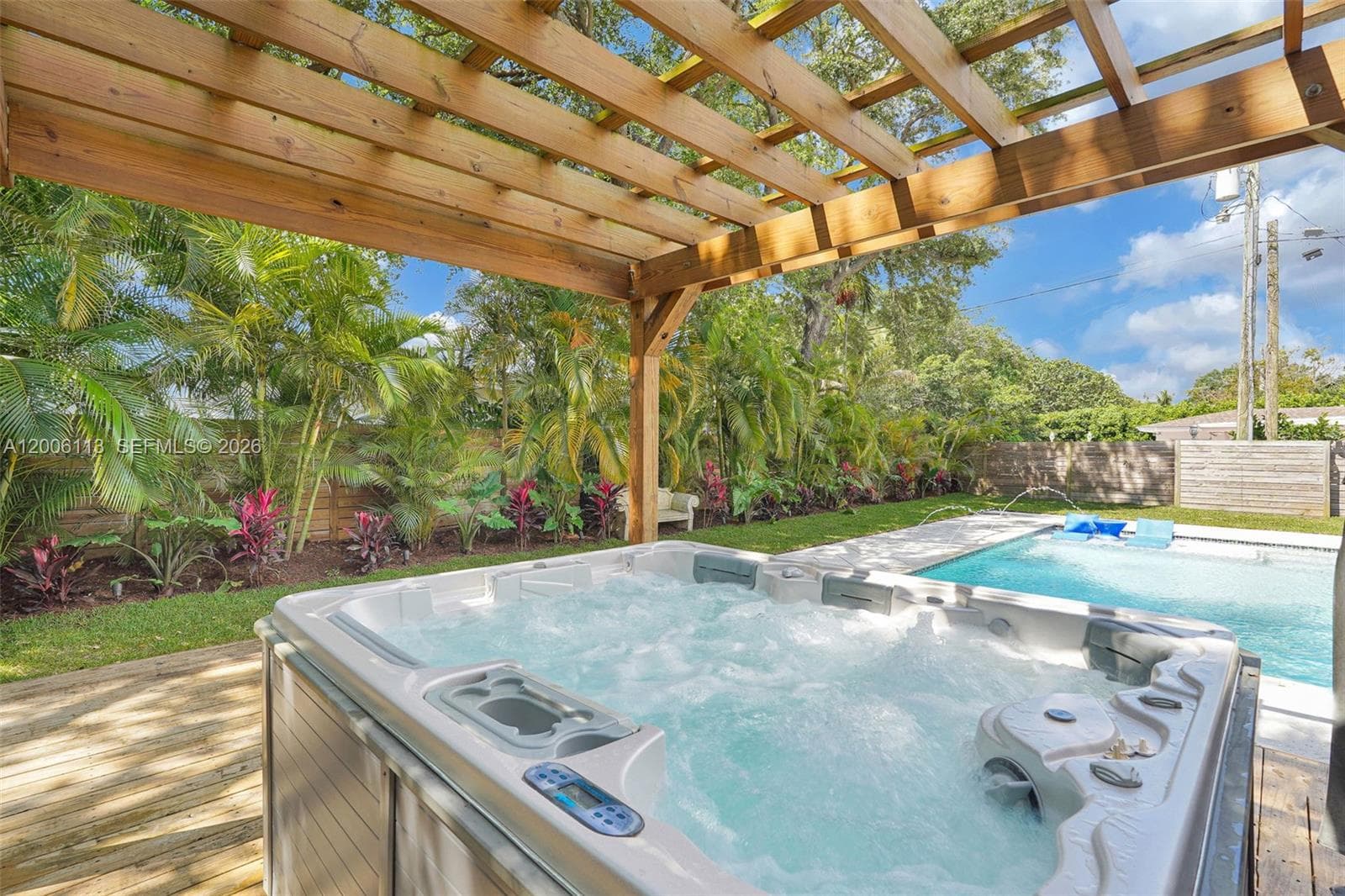 2 NW 89th St, El Portal, FL 33150 — zdjęcie 2
