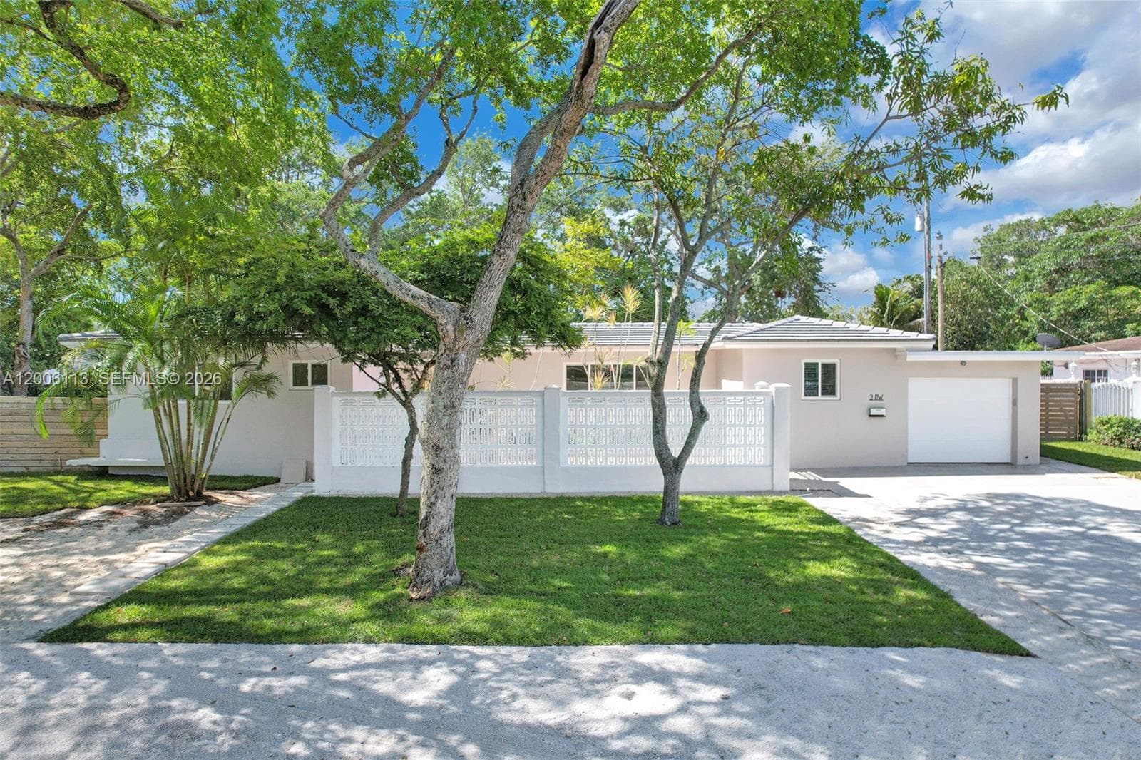 2 NW 89th St, El Portal, FL 33150 — zdjęcie 4