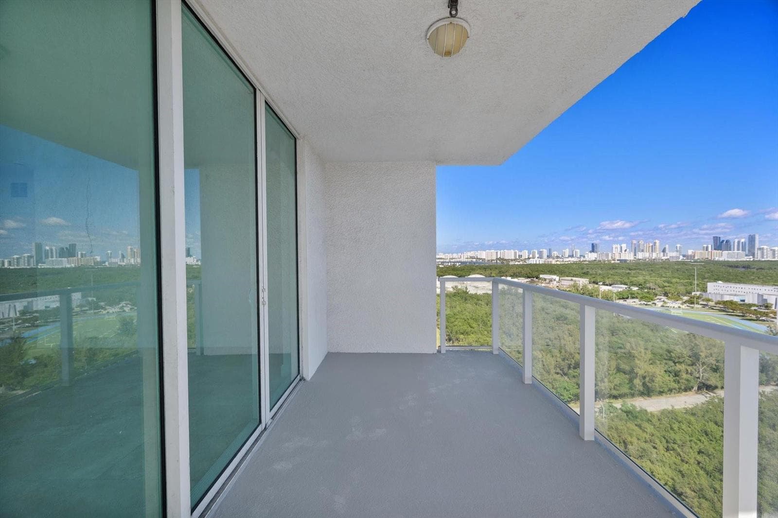 15051 Royal Oaks Lane # 2106, North Miami, FL 33181 — zdjęcie 3