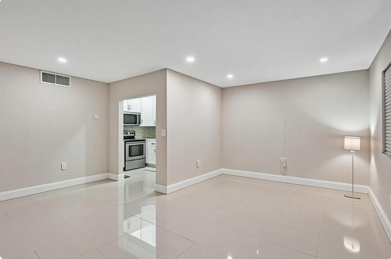 4980 E Sabal Palm Boulevard E # 124, Tamarac, FL 33319 — zdjęcie 2