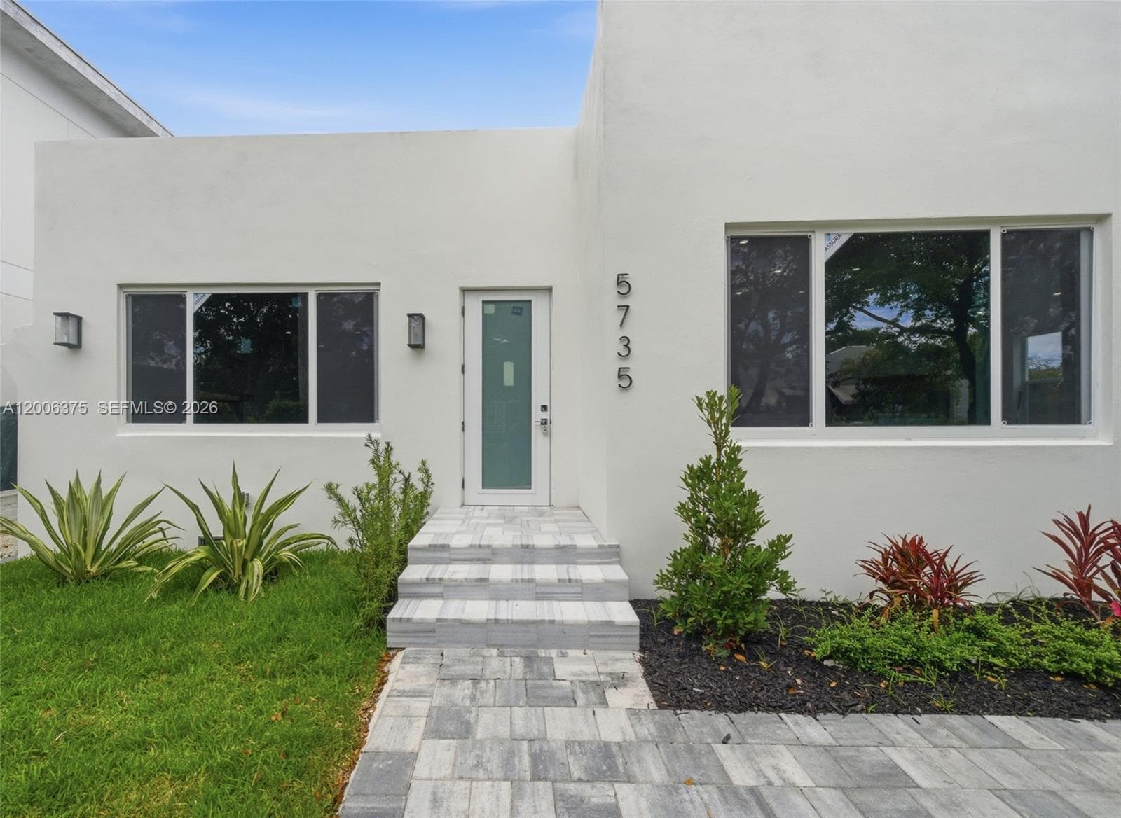 5735 SW 12th St, West Miami, FL 33144 — zdjęcie 2