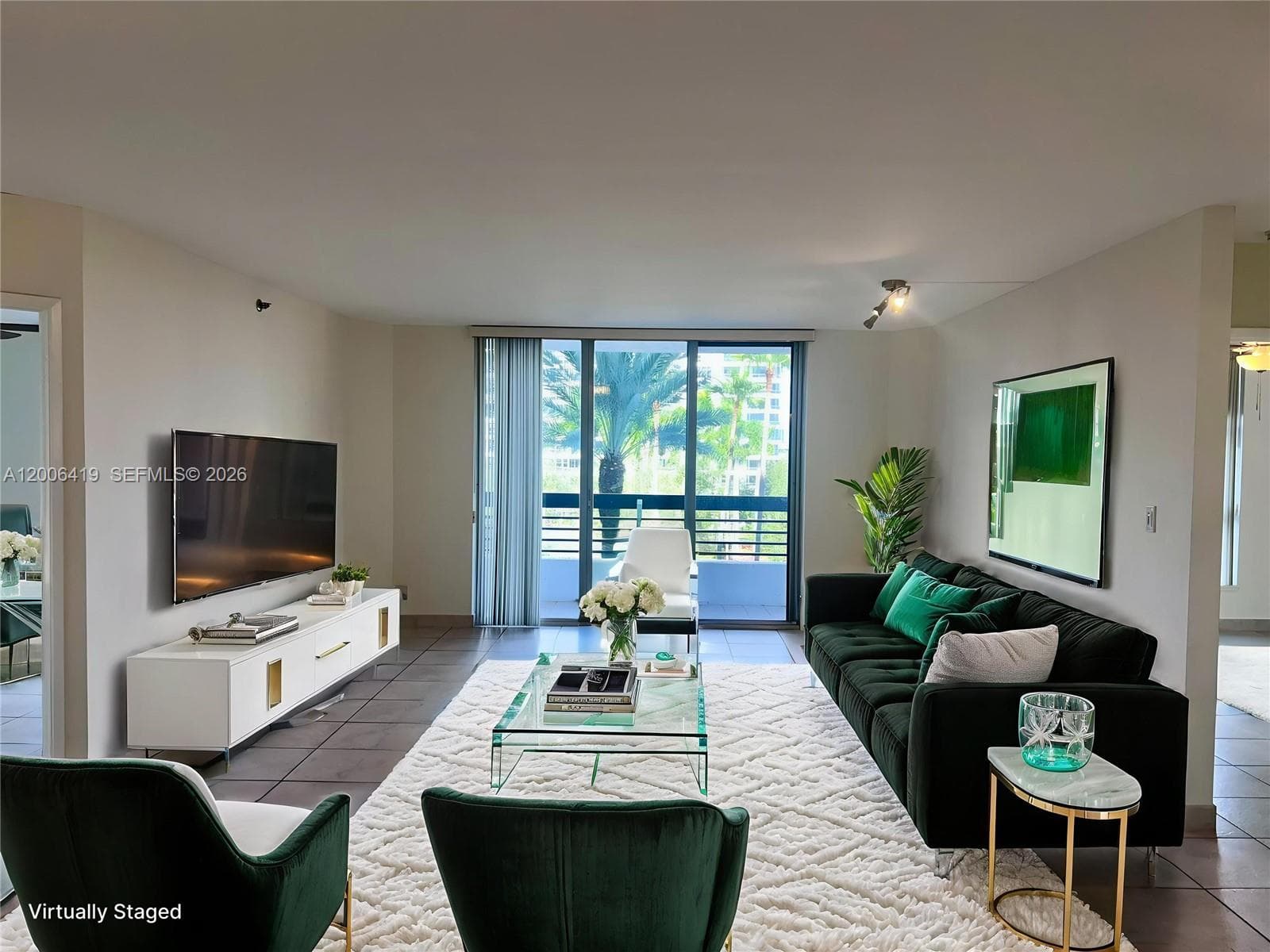 3600 Mystic Pointe Dr # 511, Aventura, FL 33180