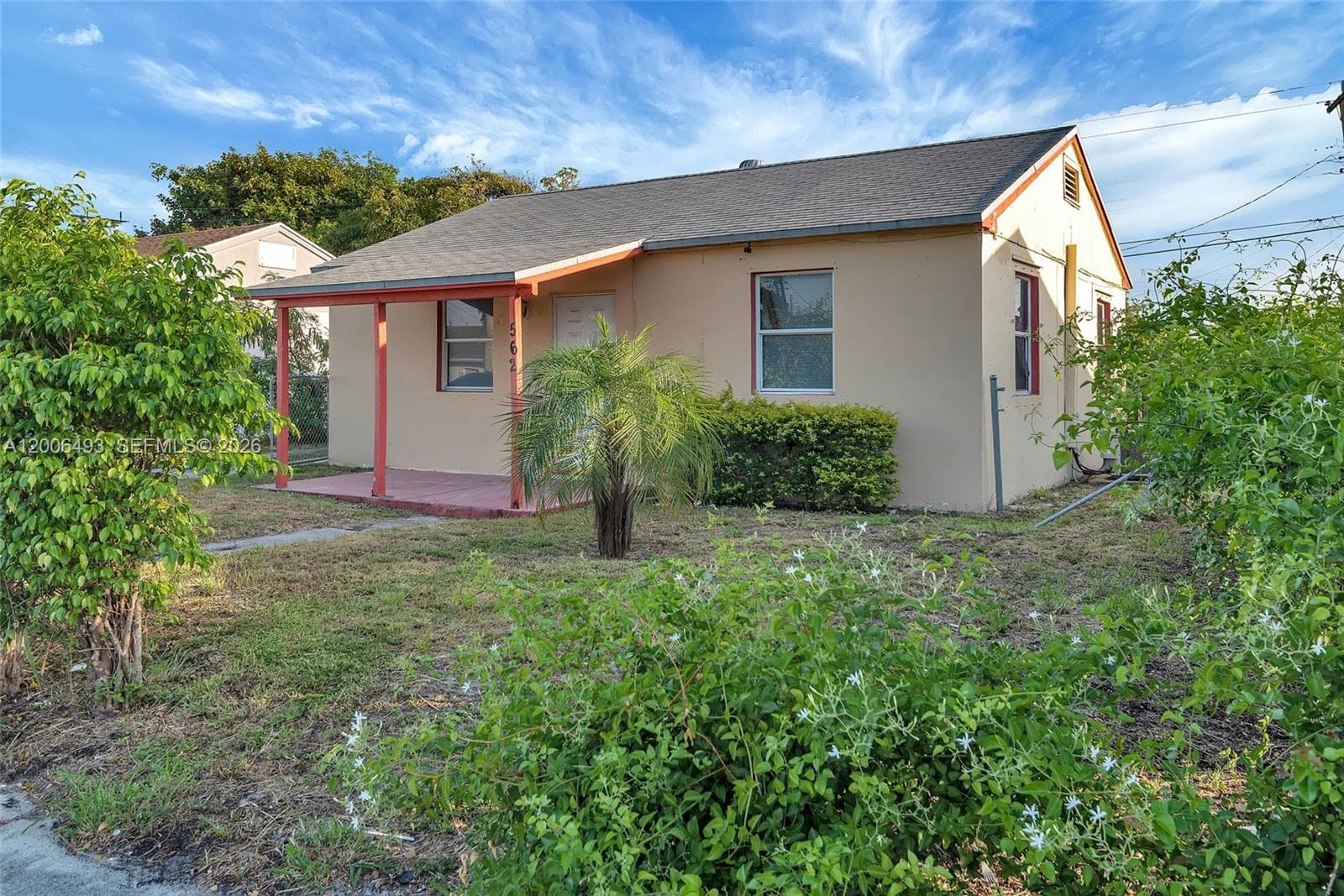 562 W 4th St, Riviera Beach, FL 33404 — zdjęcie 2