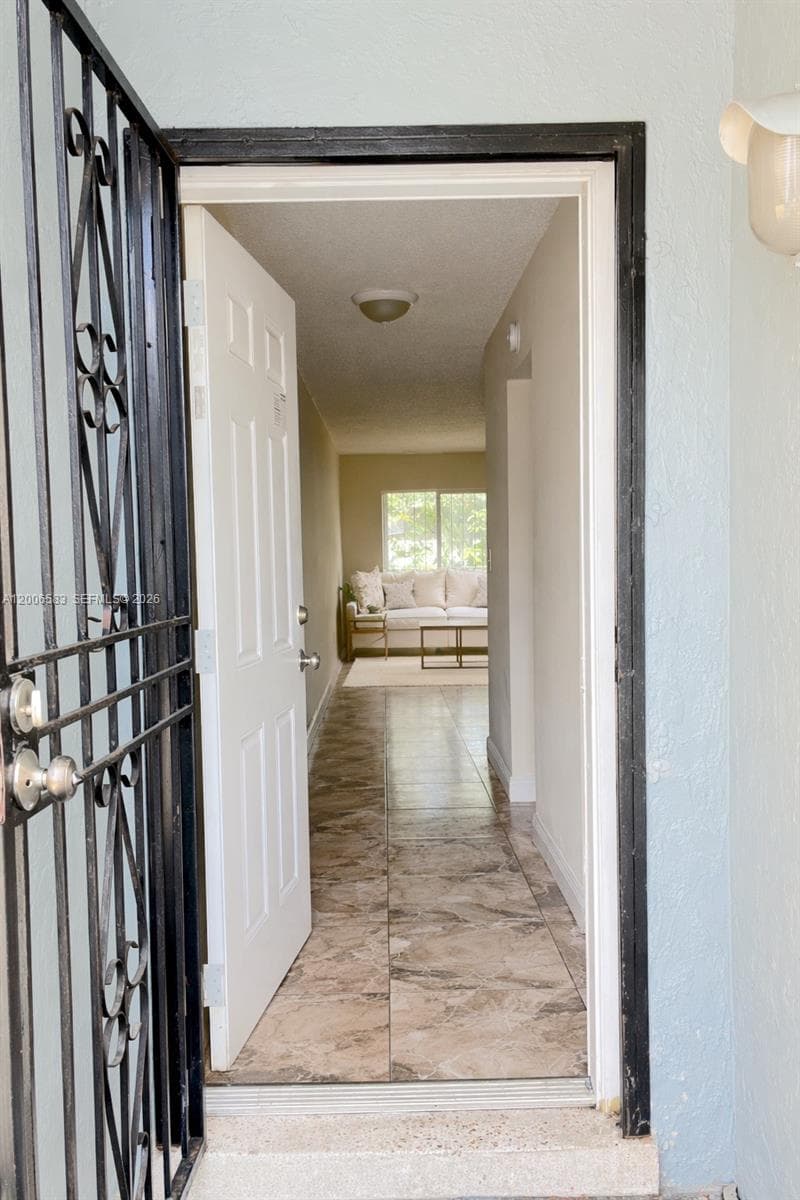 3896 NW 207 St # 1, Miami Gardens, FL 33055 — zdjęcie 2