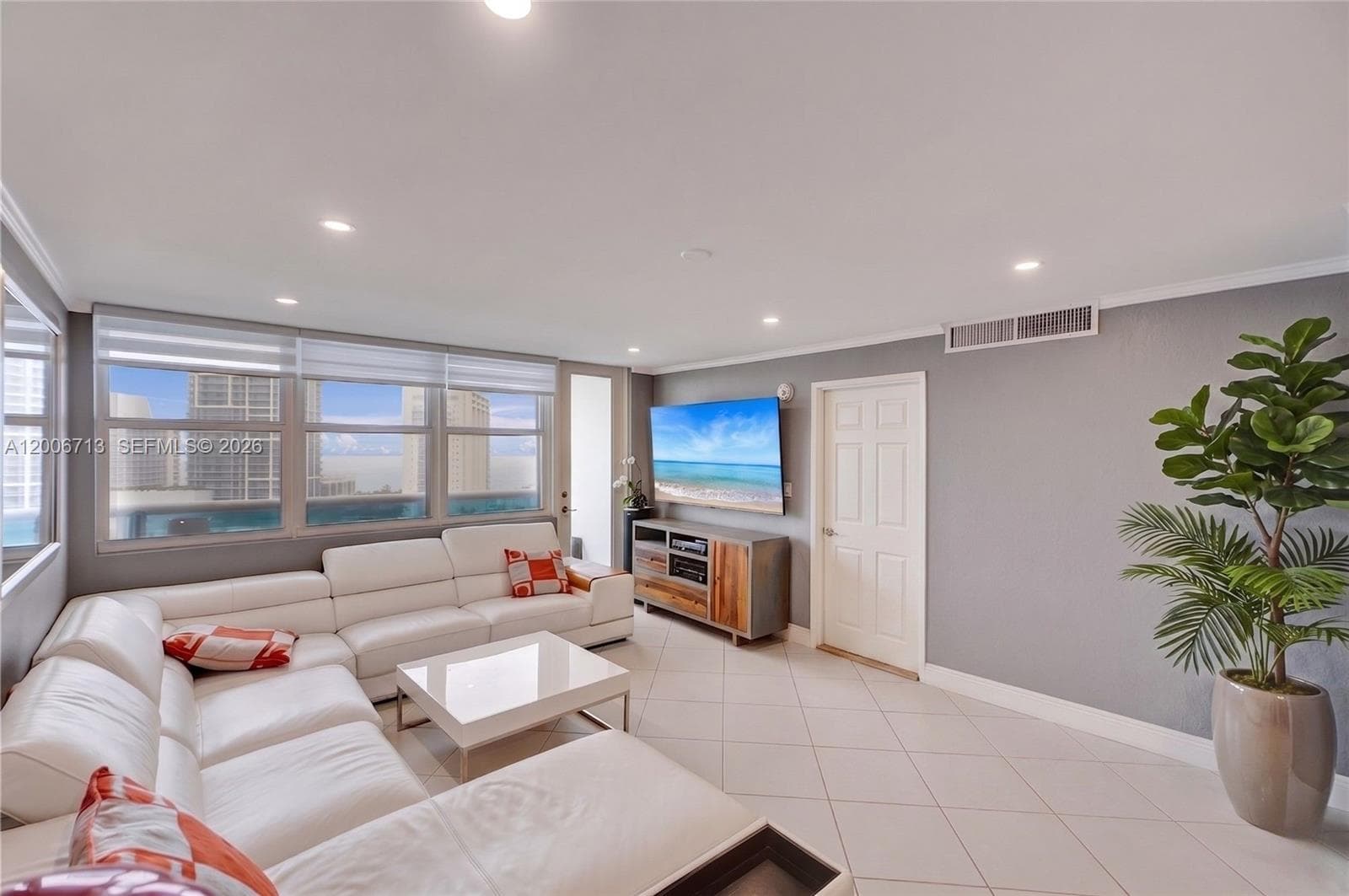 6770 Indian Creek Dr # 14C, Miami Beach, FL 33141 — zdjęcie 2