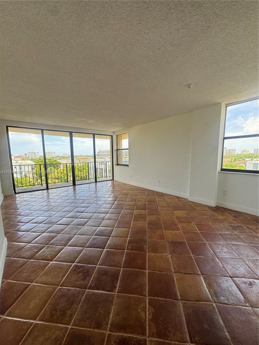 1470 NE 123rd St # A701, North Miami, FL 33161