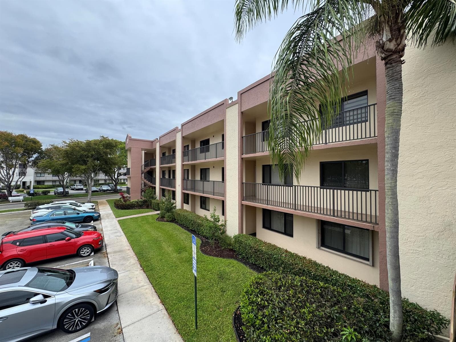 10641 W Clairmont Circle, Tamarac, FL 33321 — zdjęcie 5