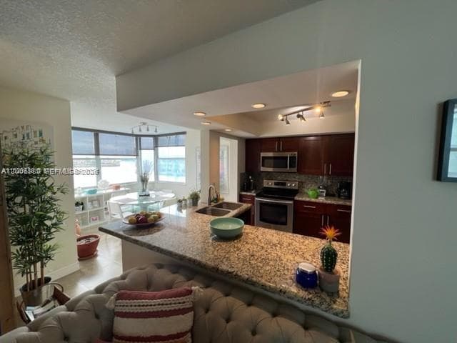 16570 NE 26th Ave # 4A, North Miami Beach, FL 33160 — zdjęcie 2