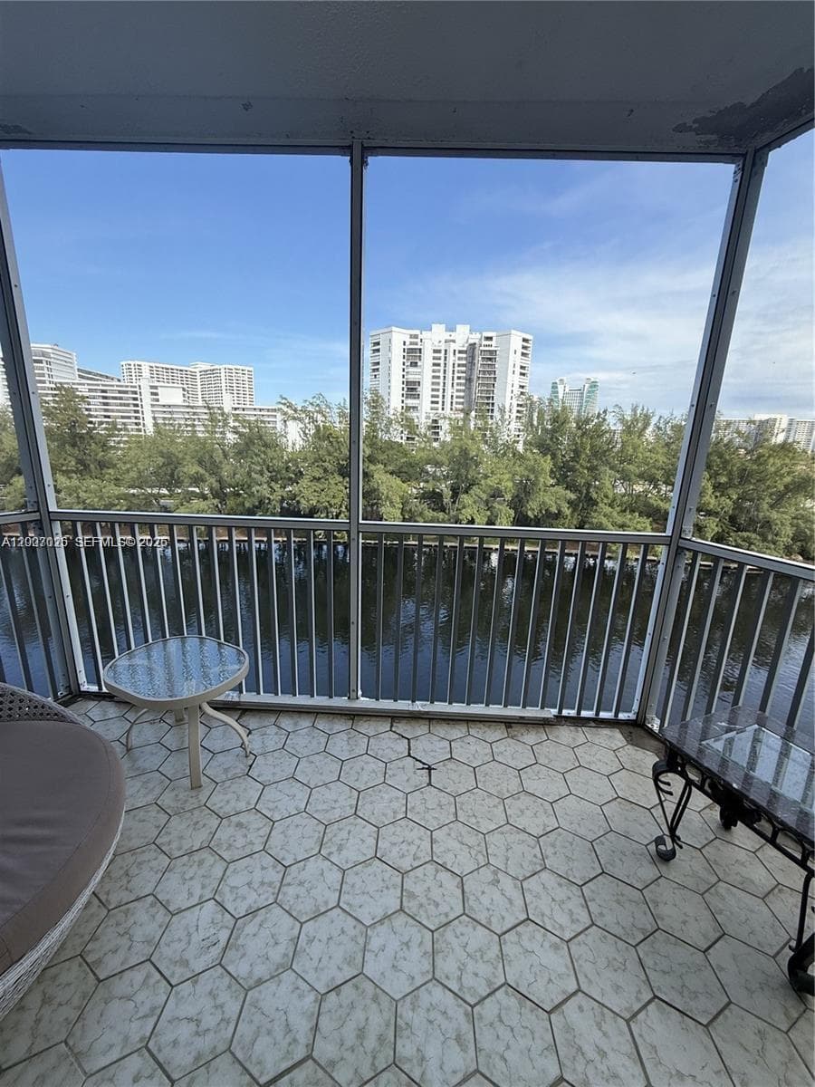 300 Diplomat Pkwy # 712, Hallandale Beach, FL 33009