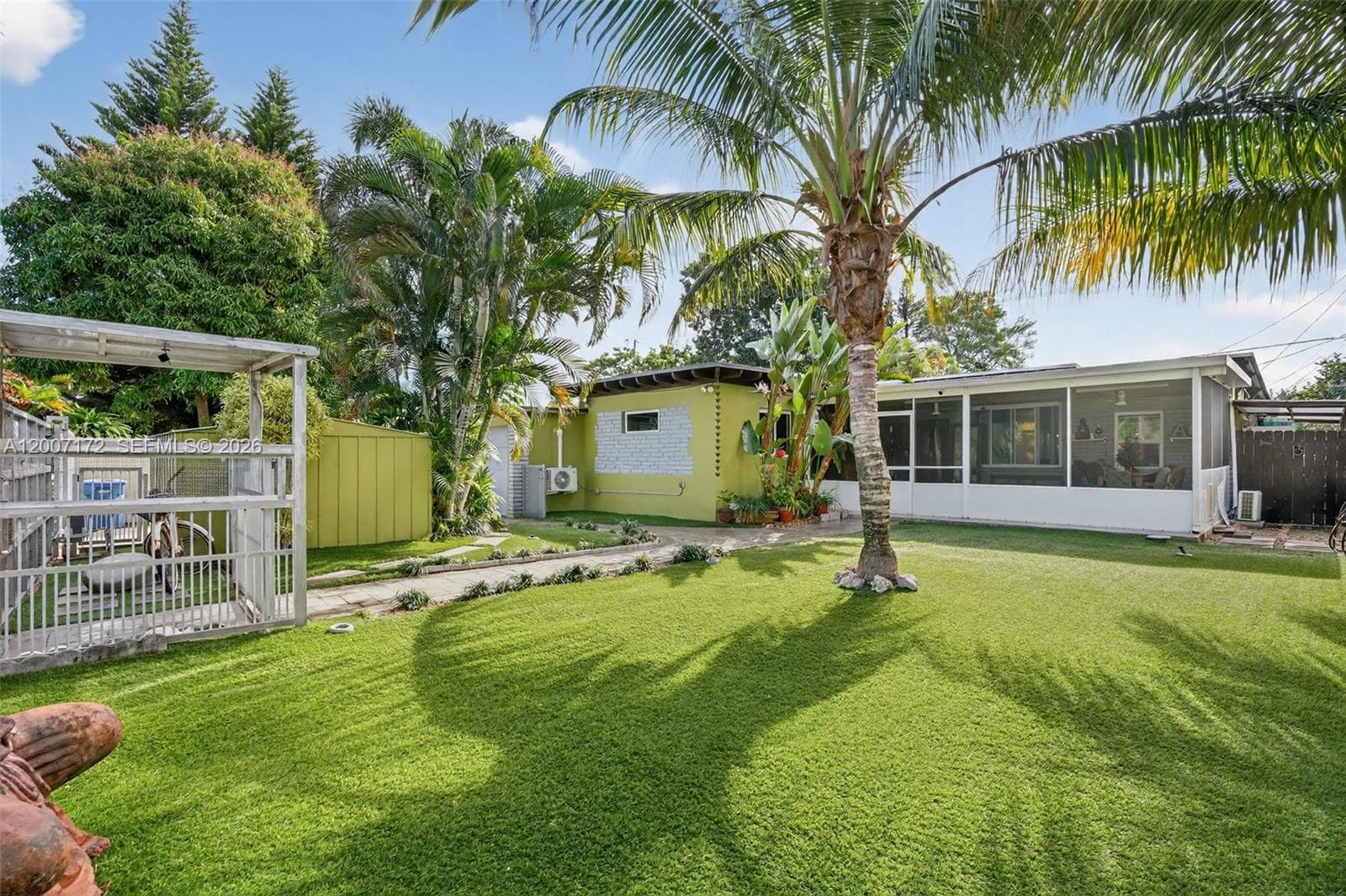 270 NW 106th St, Miami, FL 33150 — zdjęcie 2