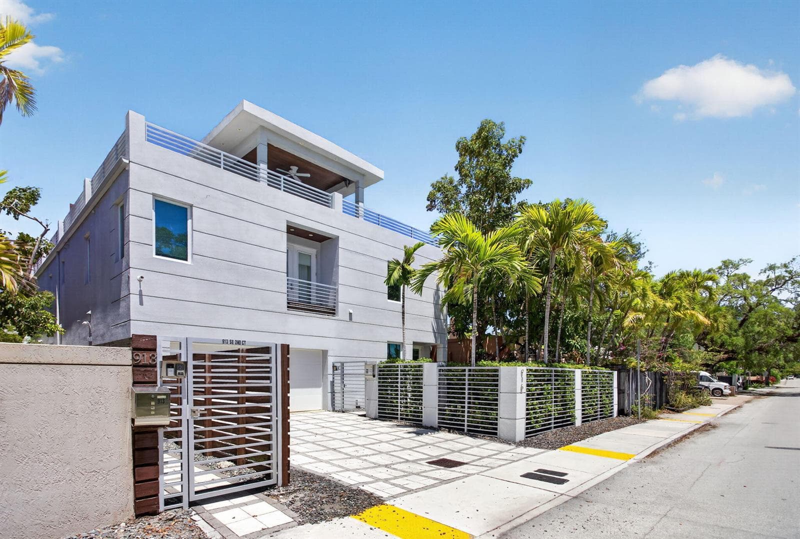 915 SE 2nd Court, Fort Lauderdale, FL 33301 — zdjęcie 2
