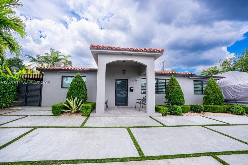 4210 W 6th Ave, Hialeah, FL 33012 — zdjęcie 2