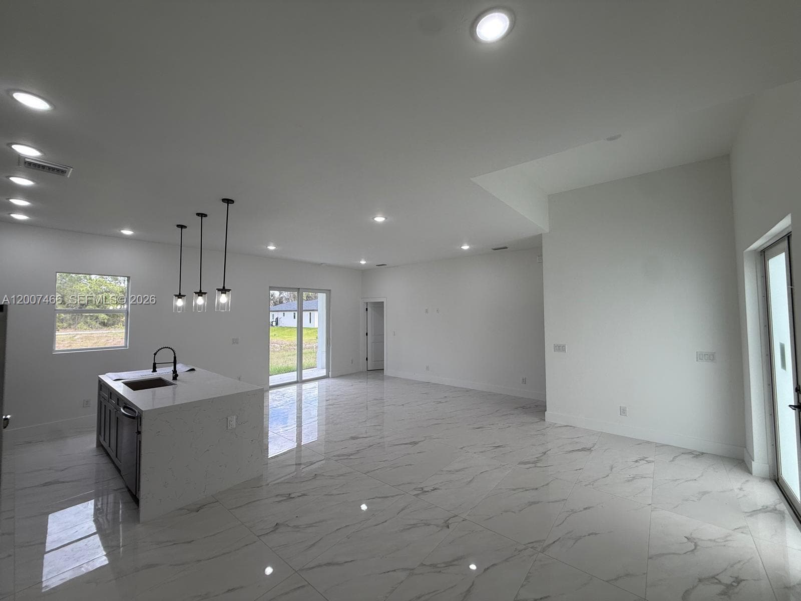 1089 EISENHOWER BLVD # 1089, Lehigh Acres, FL 33974 — zdjęcie 4