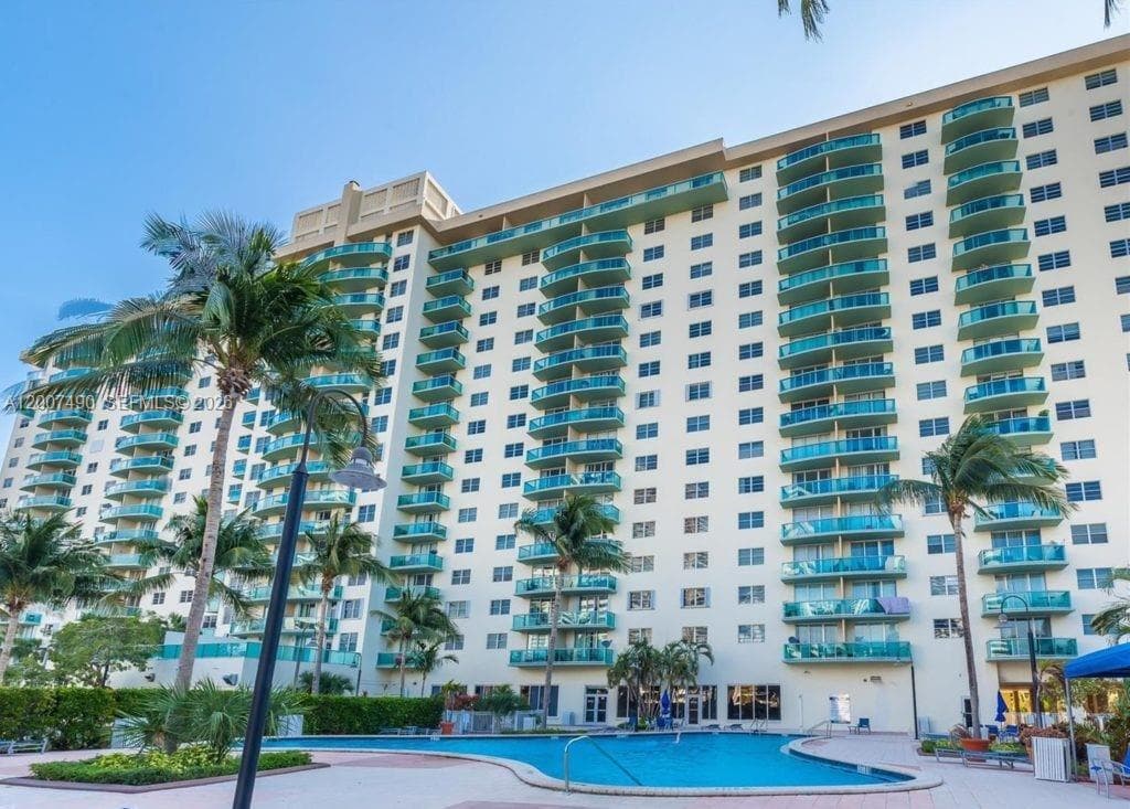19380 Collins Ave # 805, Sunny Isles Beach, FL 33160