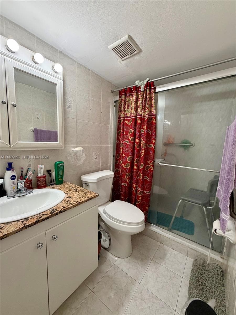 5201 NW 7th St # 104, Miami, FL 33126 — zdjęcie 4